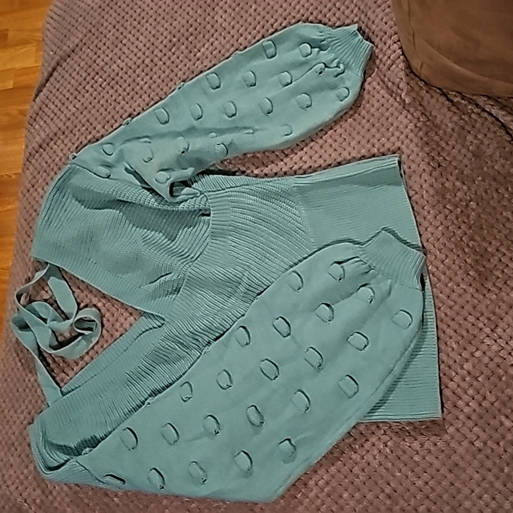 1xl sweater top CBrand